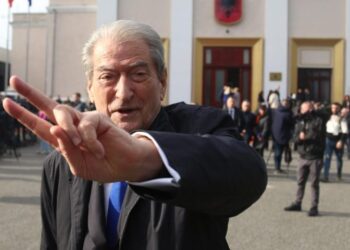 “Kryetari dorëhiqet dhe nuk kandidon më nëse humb”/ A do t’i qëndrojë Berisha fjalës së tij dhe statutit që votoi vetë?