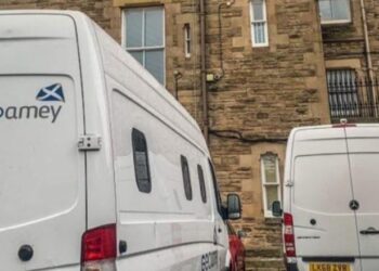 Shqiptari kapet në fermën e kanabisit prej 900 mijë paundësh në Angli, dënohet me 14 muaj burg