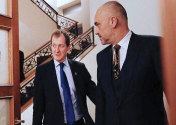 “Skandaloze që Veliaj mbahet në burg pa akuzë”, ish-këshilltari i Tony Blair: SPAK duhet të lëvizë…