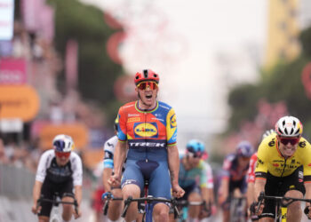 Giro d’Italia/ Përfundon etapa e parë Durrës-Tiranë, çiklisti danez Pedersen mbyll garën në vendin e parë