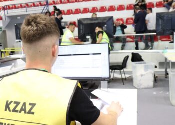 Numërimi i votave të diasporës drejt përfundimit, vijon vetëm në Elbasan