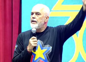 “6 milionë euro për Latifin, që ta bëjë detin kos këtu”, Rama: Nuk e bullizoj kënetën, janë satirë