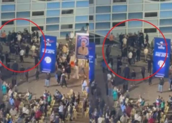 VIDEO / Zbardhet sherri në mitingun e Berishës, djali i Luçiano Boçit përfundon në spital! Demokratët rrahën njëri-tjetrin