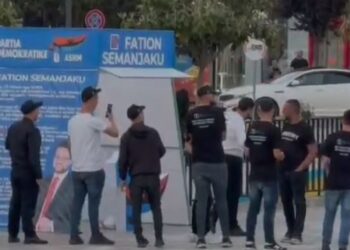 Kundërshtoi policët bashkiakë teksa po hiqnin një banderolë, shoqërohet kandidati i PD-së në listën e Fierit