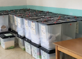 Berisha u premtoi lirinë, por ndëshkohet/ Të paraburgosurit në Durrës votojnë PS