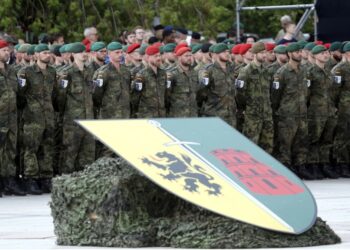 Gjermanisë i duhen 100,000 ushtarë të tjerë, planifikon rivendosjen e shërbimit të detyrueshëm ushtarak