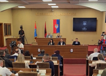 Lë pas akuzat, PSD bashkon votat me socialistët në Këshillin bashkiak Shkodër