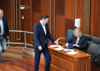 LDK del me një propozim, Abdixhiku fton partitë parlamentare për qeveri tranzicioni