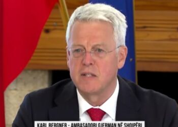 Ambasadori gjerman, thirrje qytetarëve: Përdorni të drejtën tuaj për të votuar!