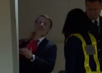 Rusia nuk humbet rast! Ironizon videon e Macron: Ishte dora e Kremlinit!