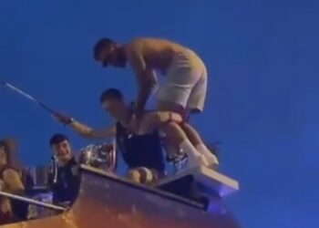 Festa e titullit kampion, Martinez bie nga autobusi, Barcelona raporton për gjendjen e lojtarit