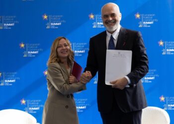 Meloni i dorëzoi Ramës dokumentin final të njohjes së pensioneve me Italinë, ja kur hyn në fuqi marrëveshja