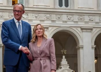 Migrimi i parregullt, kancelari gjerman Merz do të shqyrtojë modelin italian të azilit me Shqipërinë