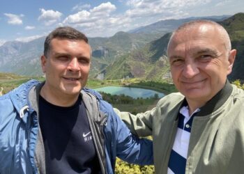 “Nuk pranoj asnjë marifet”, Meta refuzon të hyjë në Parlament përmes dorëheqjes së deputetëve të PL