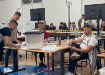 Mbyllet votimi në Tiranë, Gonxhja nga PS e Tabaku nga PD më të votuarit