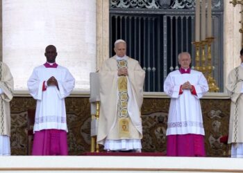LIVE/ Ceremonia e përurimit të Atit të Shenjtë, Papa Leoni XIV fillon lutjen në Bazilikën e Shën Pjetrit