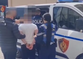 Shpërndau para për blerjen e votave në favor të një kandidateje për deputete, pranga 63-vjeçarit pas hetimeve të SPAK