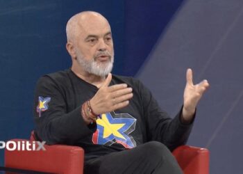 Fushatë ‘folklorike’? Rama ironi: Ju jetoni me Wagnerin e Shekspirin, ne kemi Noizy-n dhe muzikën popullore