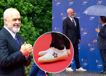 Detaje nga Samiti, Rama iu dhuroi liderëve evropianë atlete me yllin e BE-së, simbolin e fushatës së tij