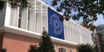 Berisha mbledh drejtuesit politikë të qarqeve, çfarë u diskutua mes demokratëve