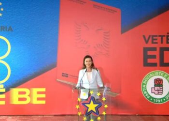 “Kanë mbetur pak orë deri në mbylljen e votimit”, PS thirrje: Dilni votoni për fëmijët dhe nipërit tuaj