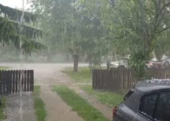 Stuhia e fuqishme godet Beogradin, autoritetet thirrje qytetarëve të qëndrojnë në shtëpi