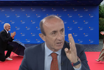 “Rama mjeshtër”, Dash Sula: Ja pse ju ul në gjunjë Melonit, dhe si kërkon të arrijë te Trump