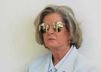 Dikush imiton shefen e stafit të Shtëpisë së Bardhë dhe kërcënon administratën e Trump