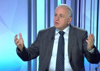 “Ta gëzosh mandatin”/ Përplasja mes deputetëve të PD në studio, Tritan Shehu braktis intervistën live