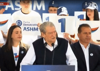Fushata/ Berisha prezanton kandidatët në Peqin: Me mua rroga më të larta