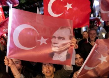 Valë arrestimesh në Turqi pas protestave, zyrtarë të opozitës në shënjestër