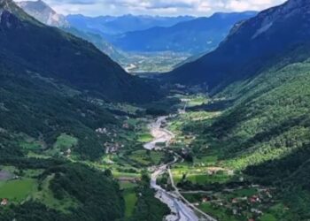 Promovimi i Shqipërisë turistike/ Rama ndan videon: Pamje përrallore të Vermoshit