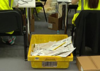 Partitë e mëdha pretendime për diasporën: Fajin e ka posta, PD akuzon PS për manipulime në Greqi