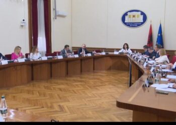 Tensione te Konferenca e Kryetarëve/ PS kërkon shtyrjen e seancës plenare të së enjtes, Bardhi dhe Tabaku: Kuvendi s’është pronë e juaja!