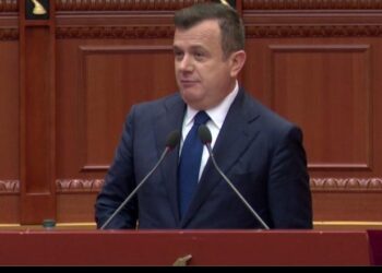 Balla-deputetëve demokratë: Mbylleni Sali Berishën në shtëpi! Po turpëron Shqipërinë 