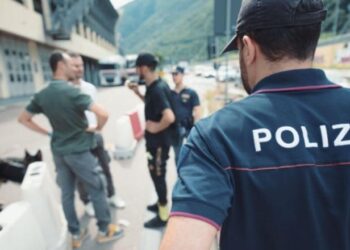 E pazakontë në Itali/ ‘Skifteri’ shqiptar s’e kapërdin dot dështimin për vjedhjen, ndjek dhe kërcënon çiftin e pronarëve me kaçavidë