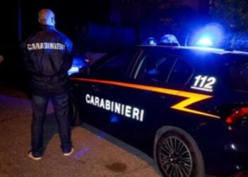 As spraji me piper nuk i ndaloi, 2 shqiptarët dhunojnë karabinierët gjatë aksionit, arrestohen pas rrëmujës para lokalit