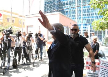 Pse votuesit demokratë s’votuan për kopjet e doktorit?