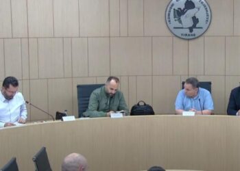 Kërkoi të quhen vota të vlefshme për kandidatët edhe kur shenja e votimit është jashtë kutisë, KAS rrëzon kërkesën e PS