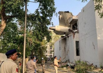 Air India, pozicioni në momentin e nisjes dhe tërheqja (e parakohshme) e flapëve: Çfarë nuk shkon në dinamikë