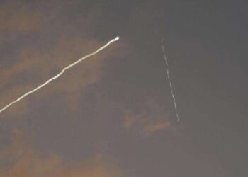 Tensionet në Lindjen e Mesme, hapet hapësira ajrore në Izrael