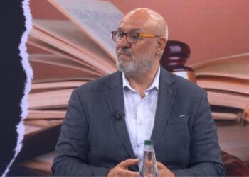 Flamur Noka u padit për shpifje, avokati Petraj zbulon se çfarë dënimi rrezikon