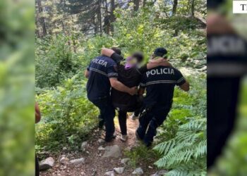 Turisti nga Kosova rrëzohet në Valbonë dhe lëndohet në këmbë, shpëtohet nga policia pas dy orësh kërkime