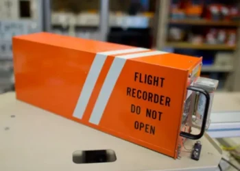 Rrëzimi i avionit me qindra viktima, “çelësi” për të kuptuar tragjedinë mund të jetë te kutitë e zeza