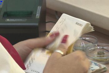 Shqipëria me dy realitete, depozita rekord në banka nga disa, varfëri në xhepa për shumë të tjerë