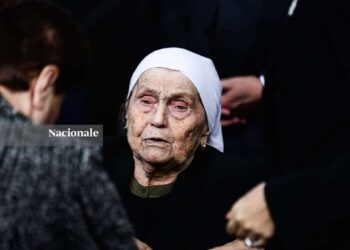 Reportazh për nënë Hyrën e Hashim Thaçit në Skënderaj