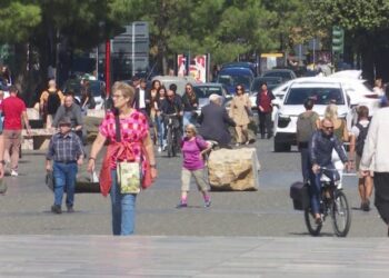 124 mijë deklarime për të ardhurat, Tatimet nisin verifikimet për 400 shqiptarë me makina luksoze
