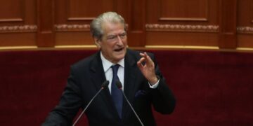 Njeriu i ulërimave, Sali Berisha