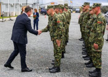 Balla viziton bazën ushtarake të NATO-s në Letoni: Mirënjohje për kontributin e ushtarakëve shqiptarë