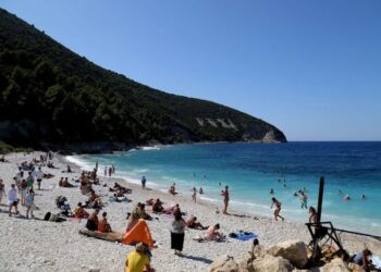 Shqipëria rrugës për t’u “pushtuar” nga 30 milionë turistë